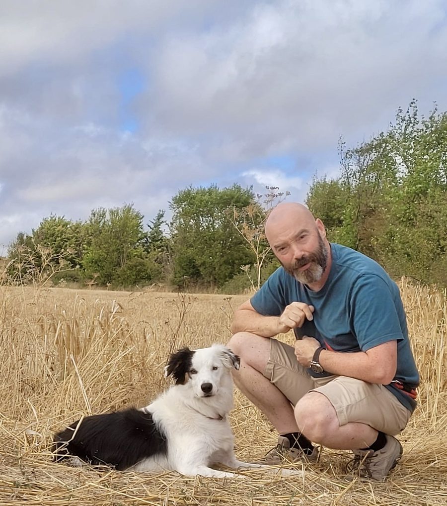 Jean-David Debras avec un de ses chiens